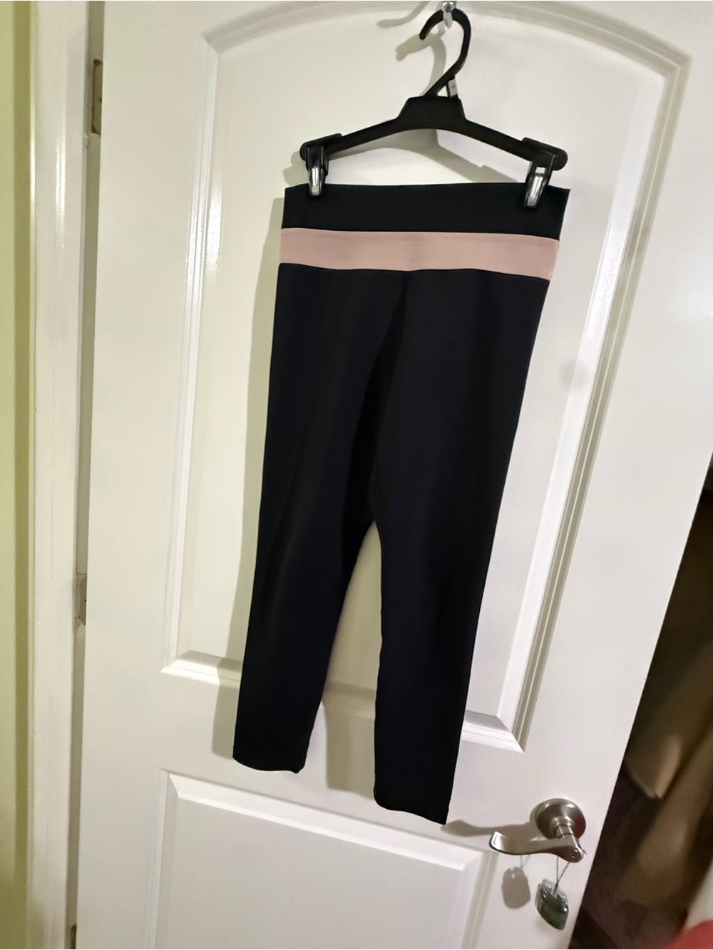 Women Black Capri Leggings with Pink Waistband